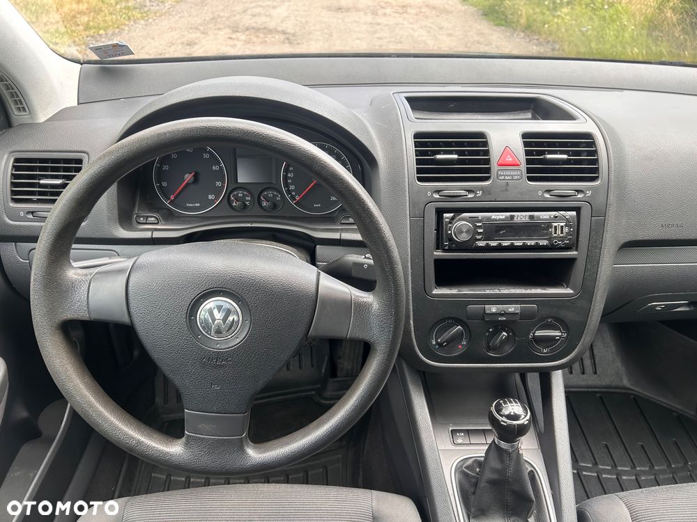 Volkswagen Golf 1.6 FSI Trendline - 10