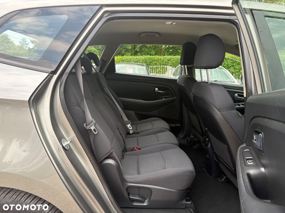 Kia Carens 1.7 CRDi Spirit - 31