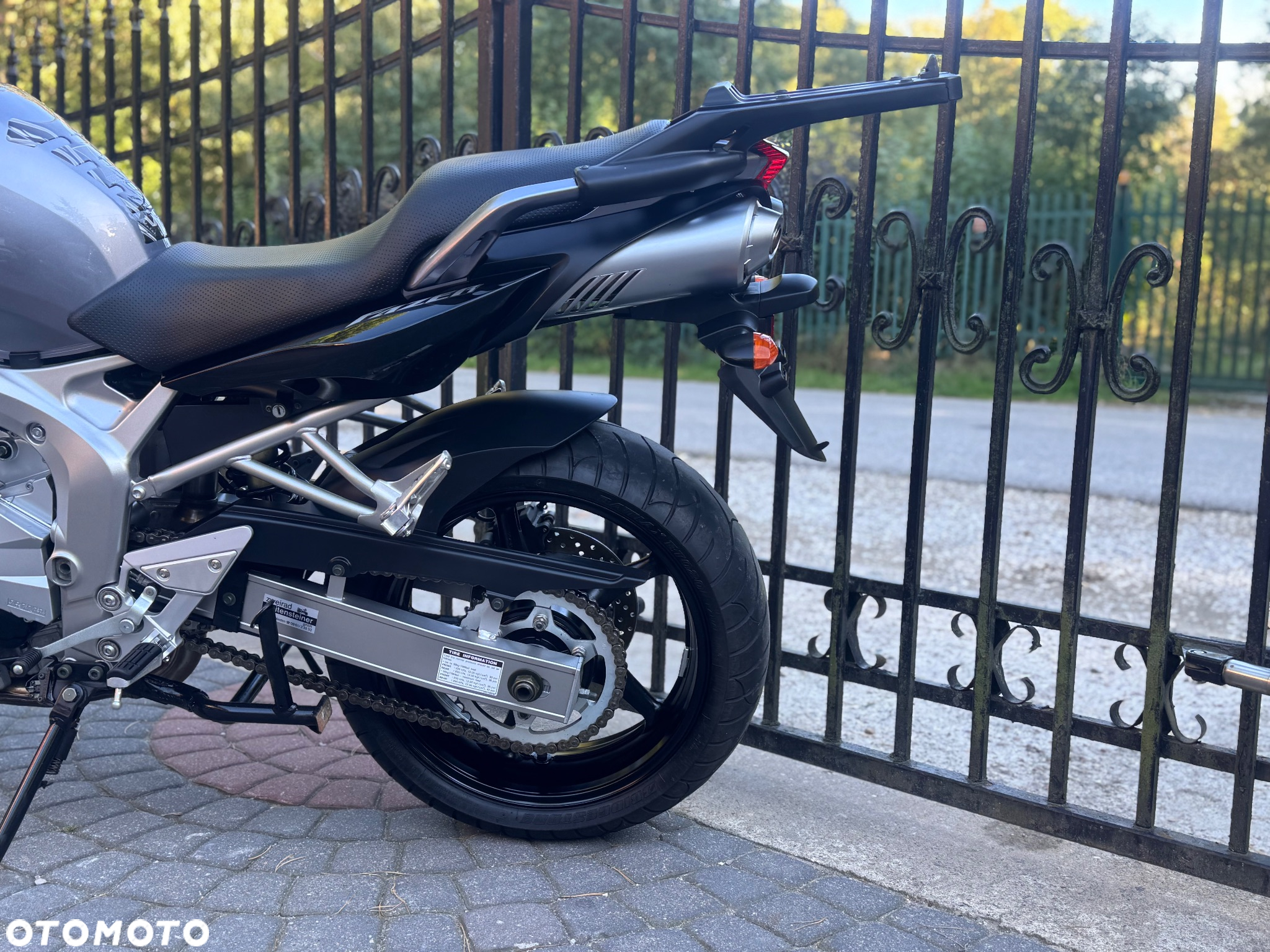 Yamaha FZ6 - 20
