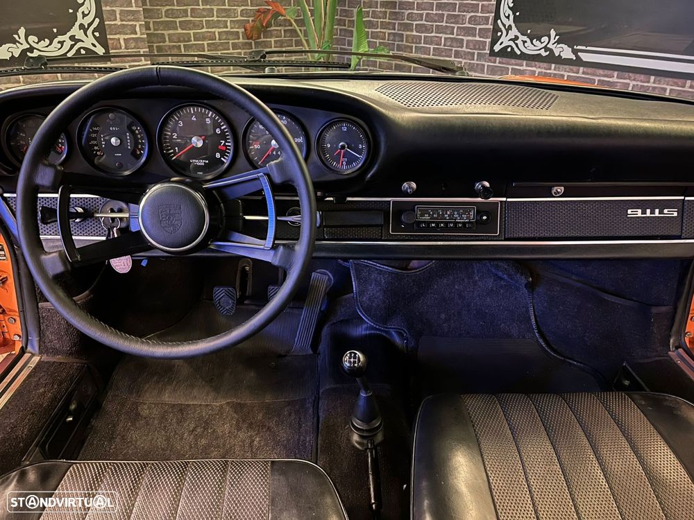 Porsche 911 Série F - 17