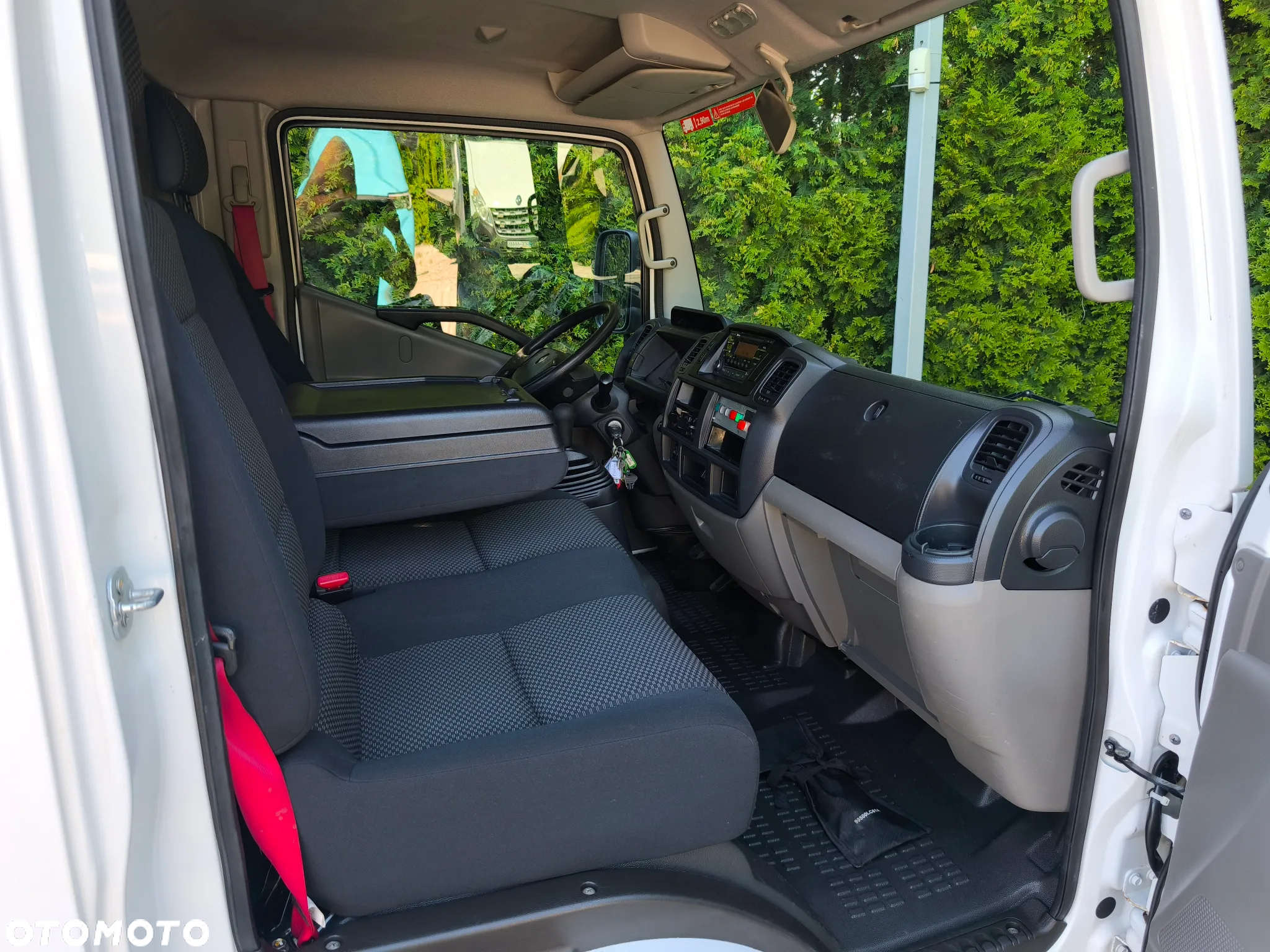 Renault Maxity - 12
