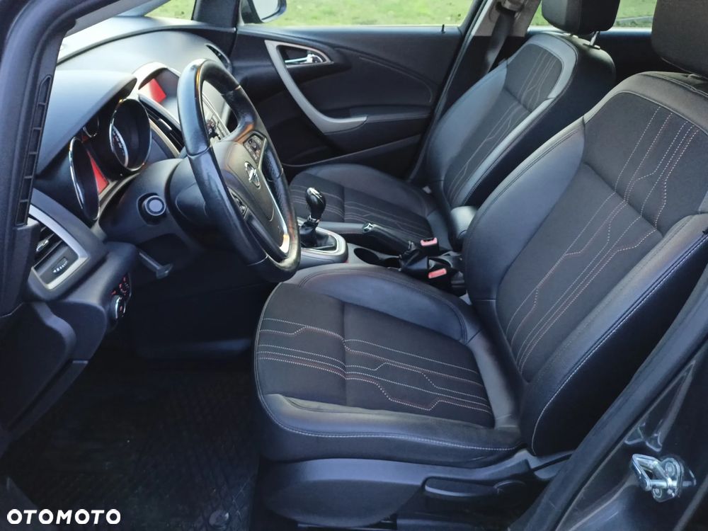 Opel Astra 1.4 Turbo 150 Jahre - 15