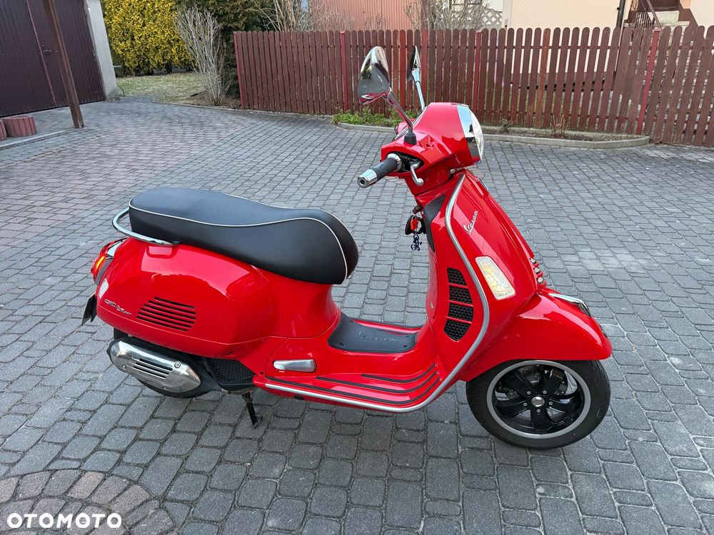 Vespa GTS - 2
