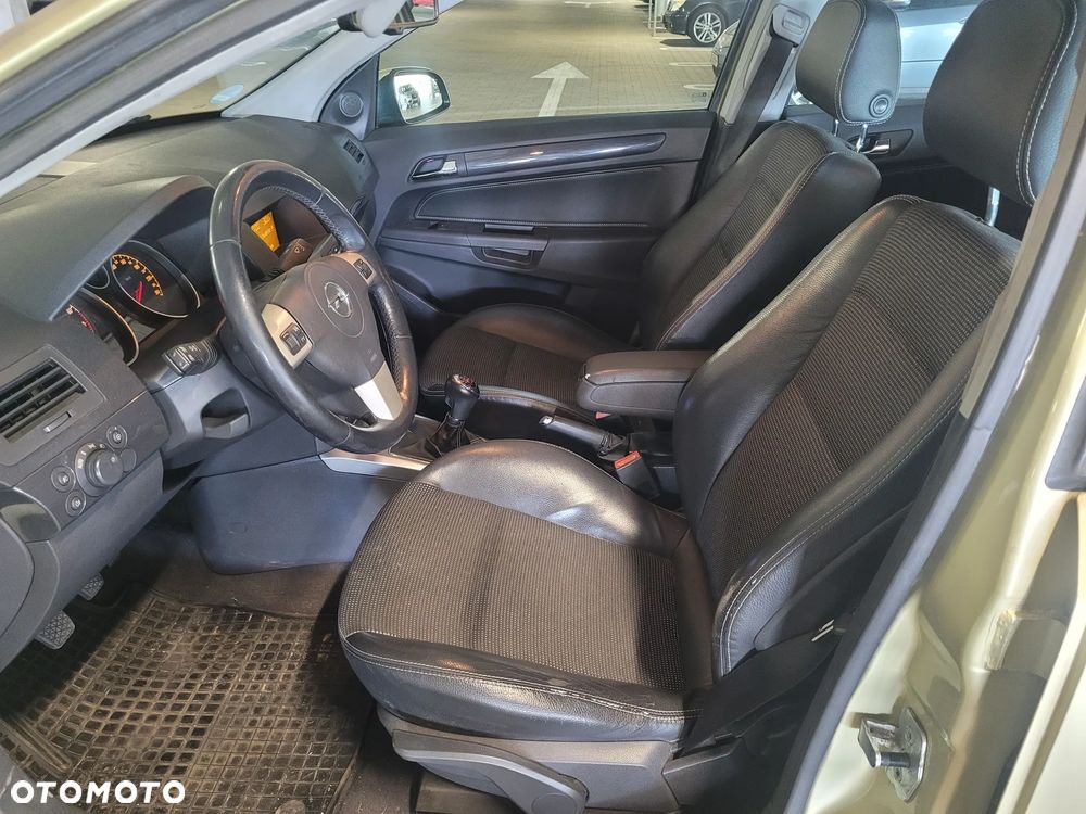 Opel Astra 2.0 Turbo Cosmo - 10