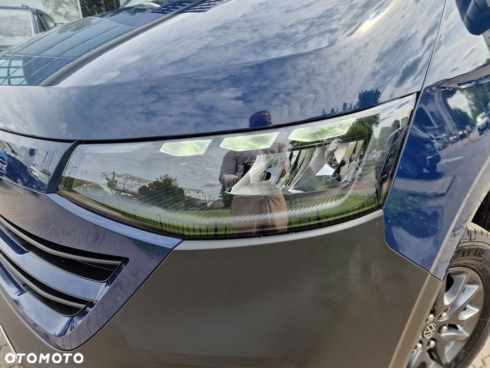 Volkswagen Caravelle - 10