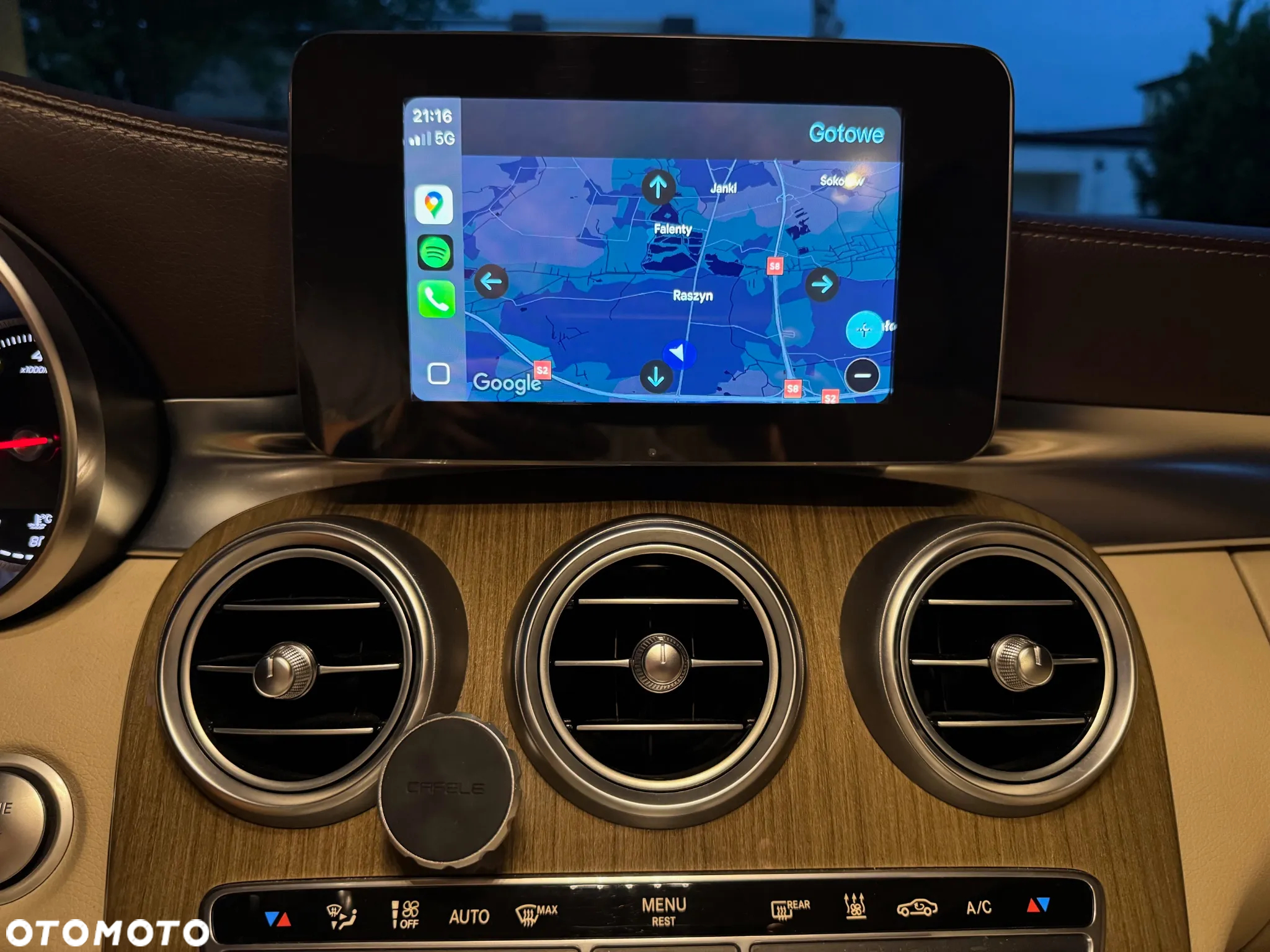 Mercedes-Benz Klasa C 250 7G-TRONIC - 32
