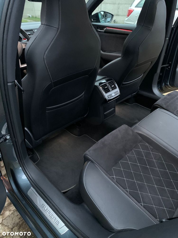 Skoda Superb 2.0 TSI 4x4 DSG Sportline - 7