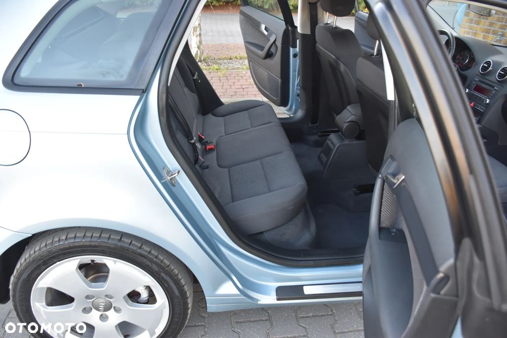 Audi A3 Sportback 2.0 TDI Ambiente - 14