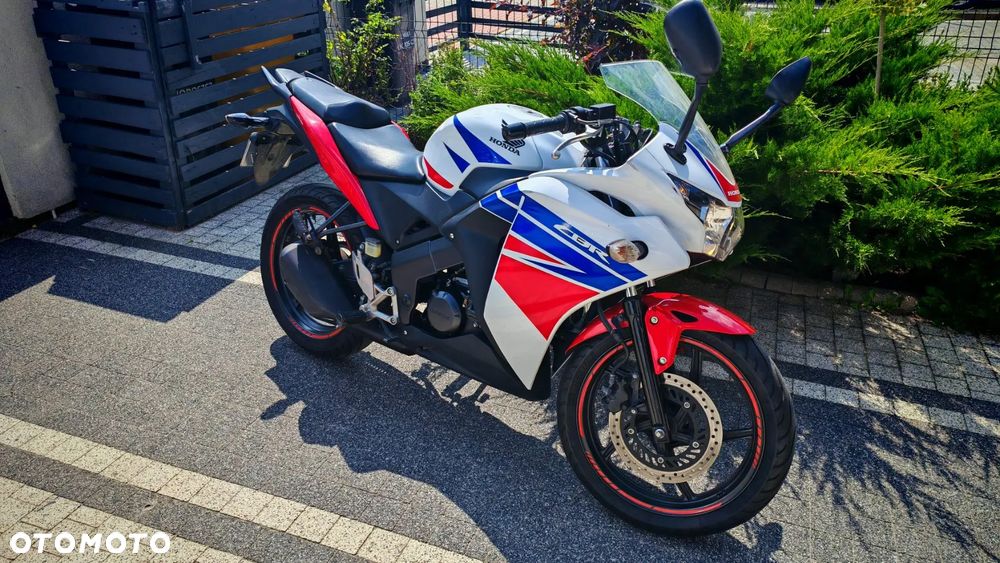 Honda CBR - 1