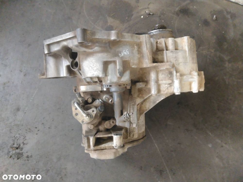 SKRZYNIA BIEGÓW TRANSPORTER T4 VW T4 1.9 TD DQM - 6