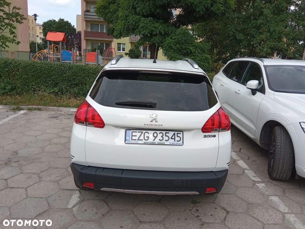 Peugeot 2008 Blue-HDi FAP 100 STOP & START Style - 4