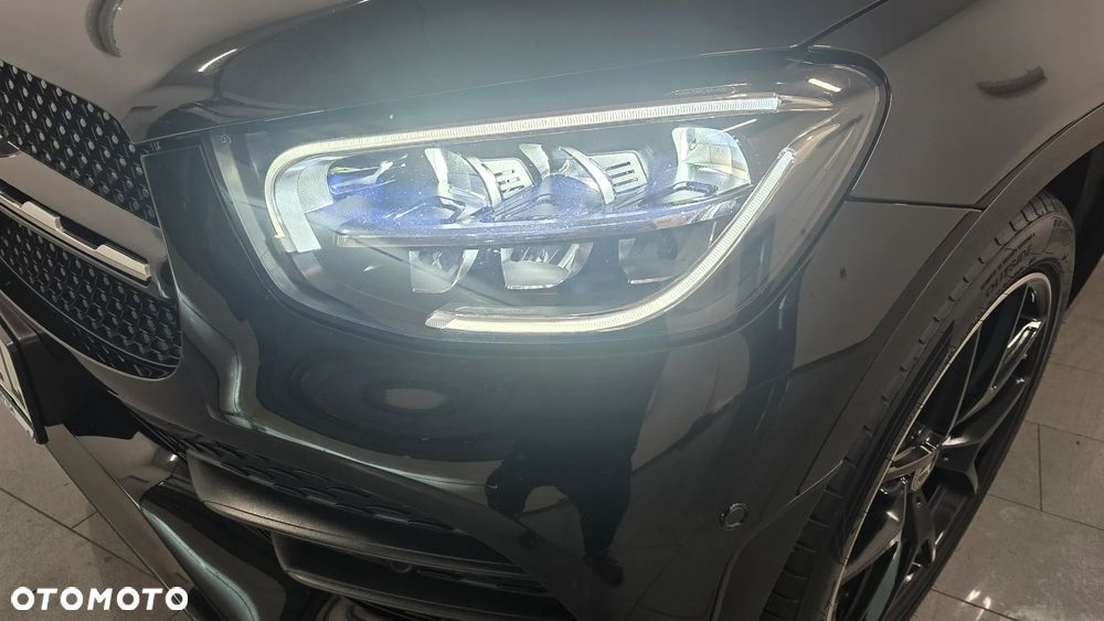 Mercedes-Benz GLC 300 d 4Matic 9G-TRONIC AMG Line Plus - 11