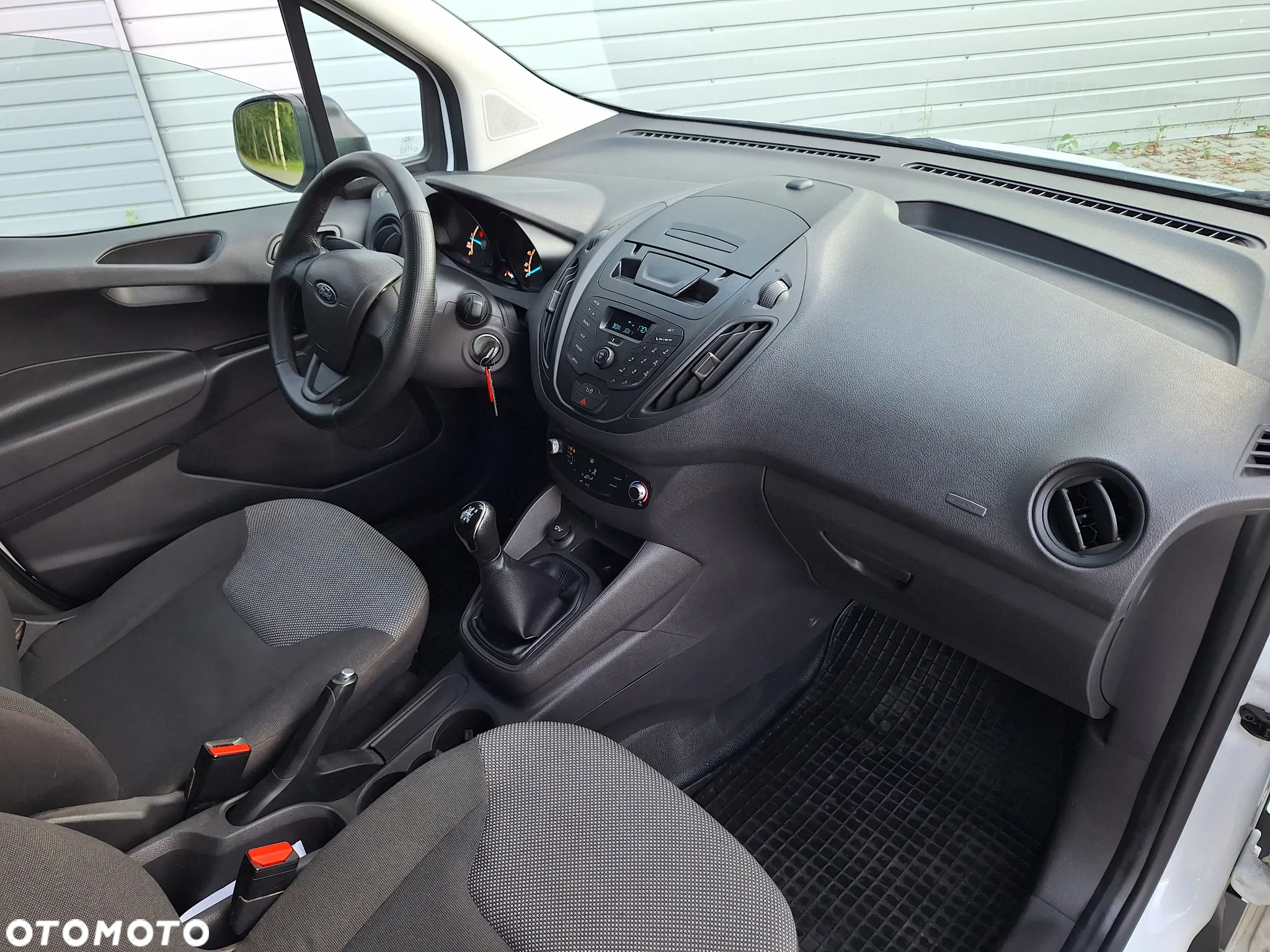 Ford Transit Courier - 7