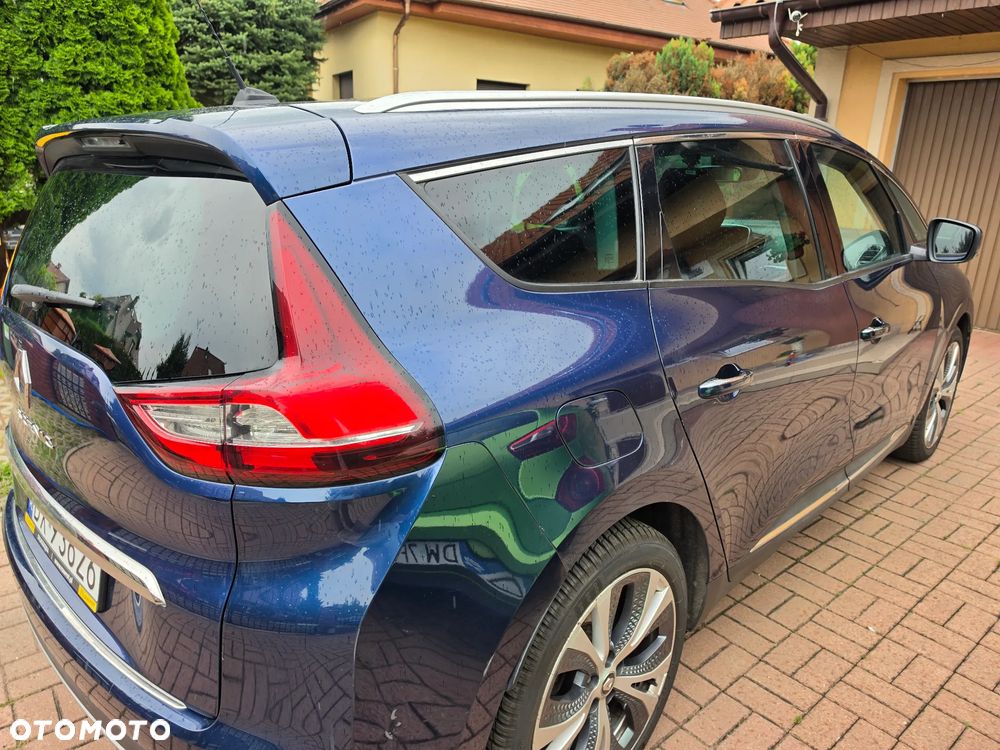 Renault Grand Scenic - 16