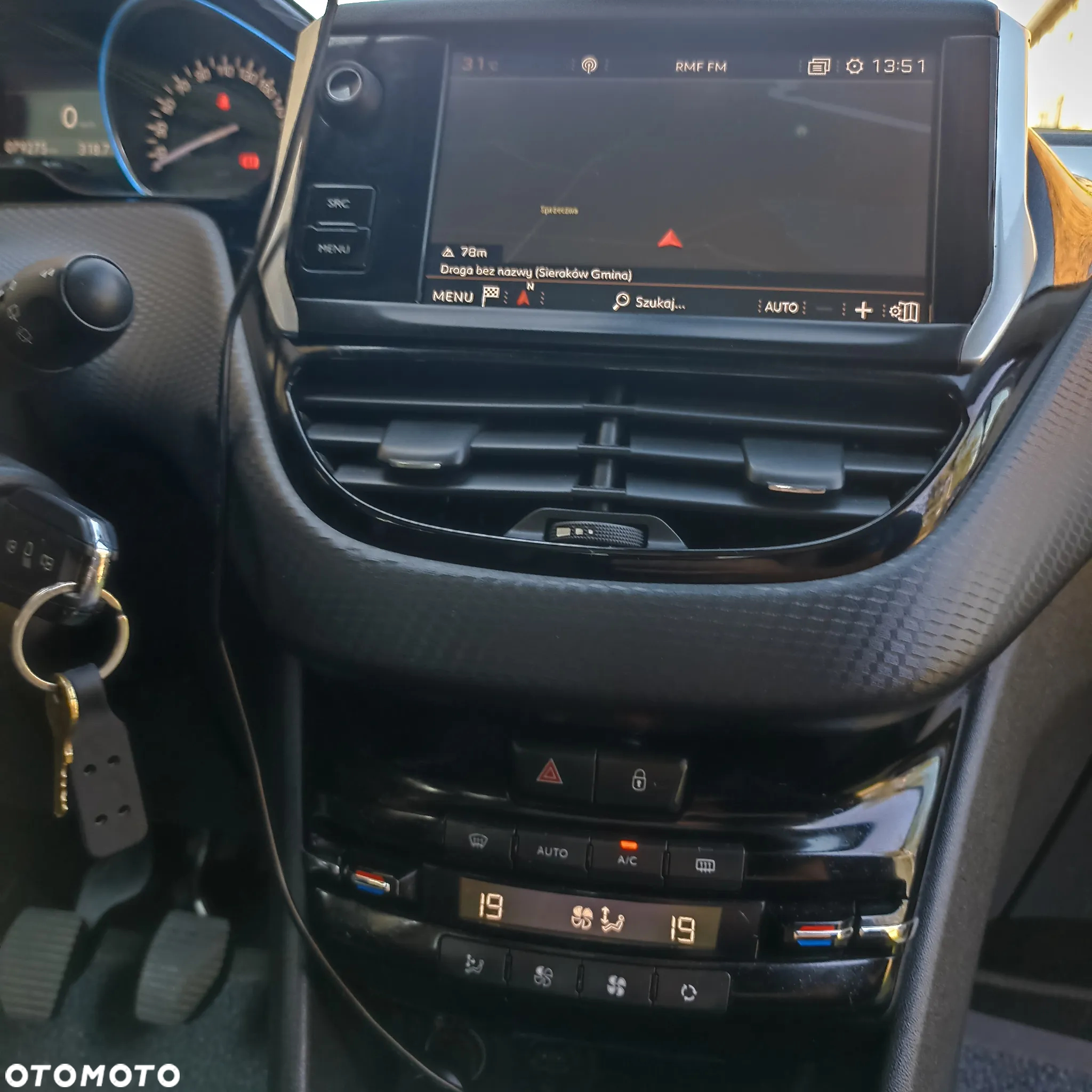 Peugeot 2008 1.2 Pure Tech Allure S&S - 10