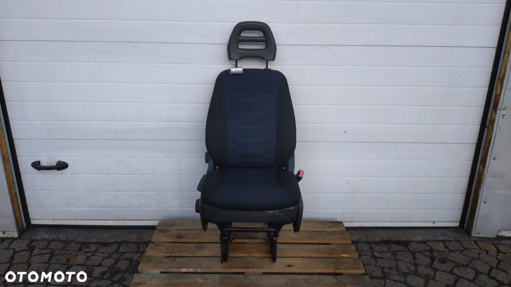 FOTEL PASAŻERA POJEDYNCZY REGULOWANY IVECO DAILY 14- NO 925/317 - 1