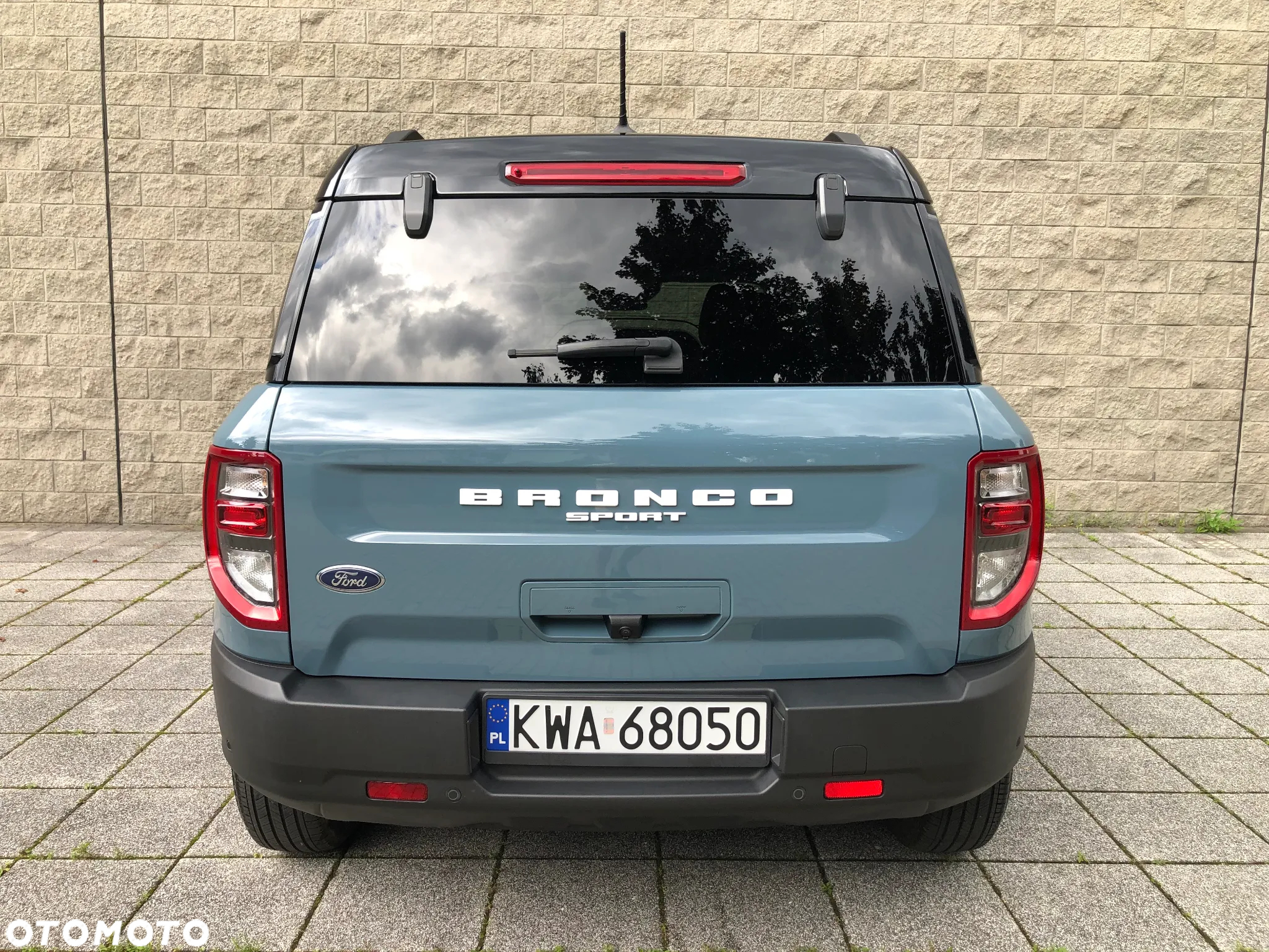 Ford Bronco - 8
