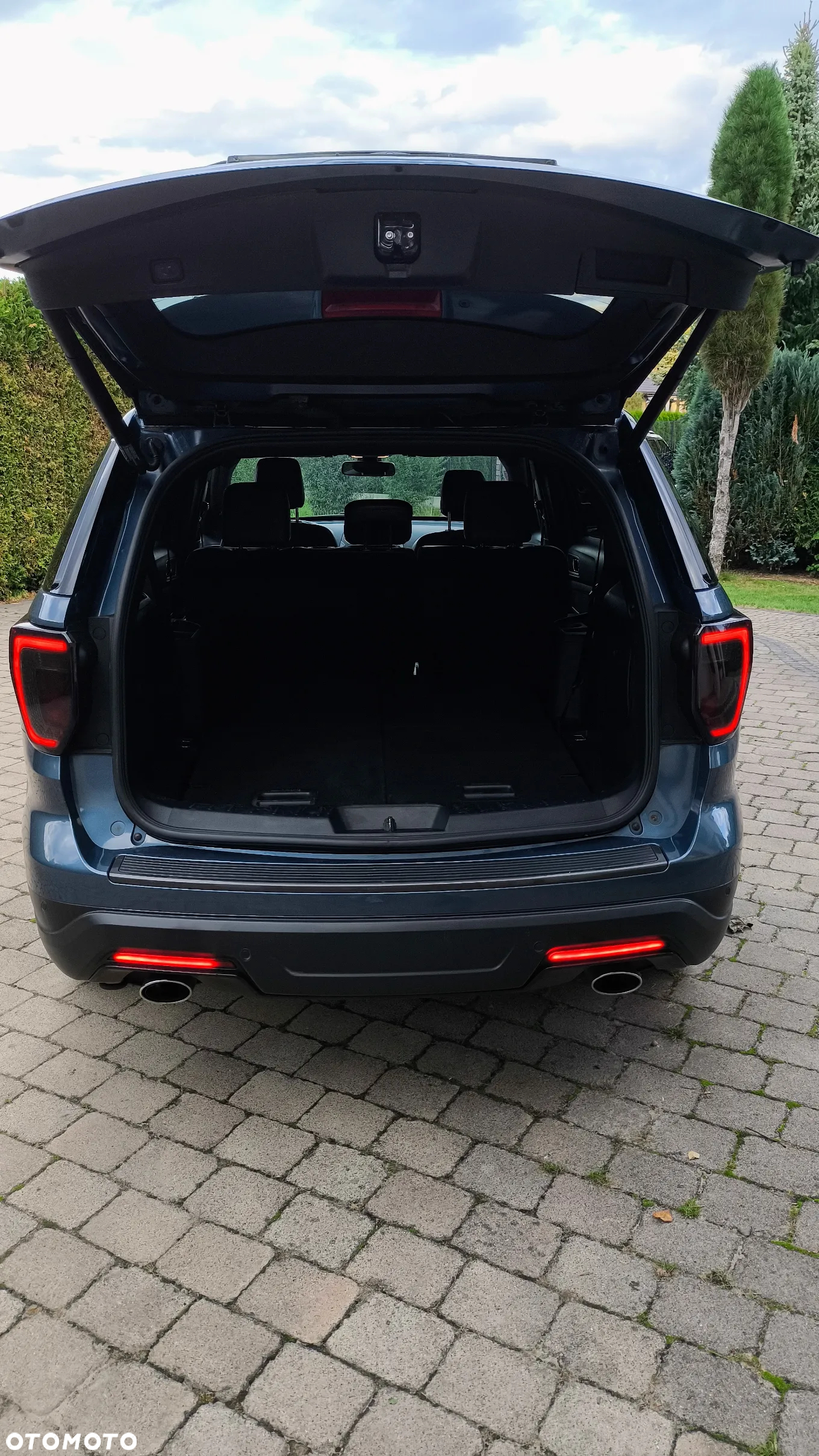 Ford Explorer - 19