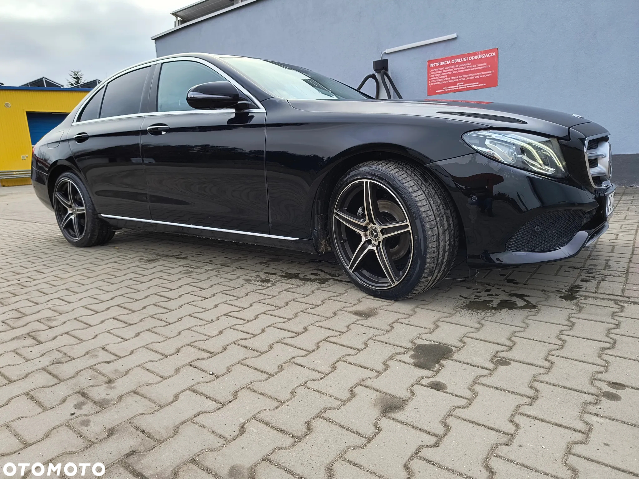 Mercedes-Benz Klasa E 220 d 9G-TRONIC - 3