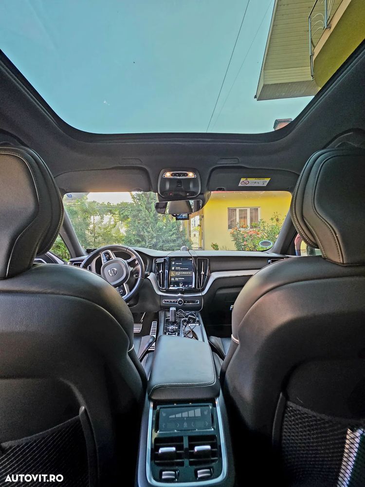 Volvo XC 60 B5 MHEV AWD R-Design - 19