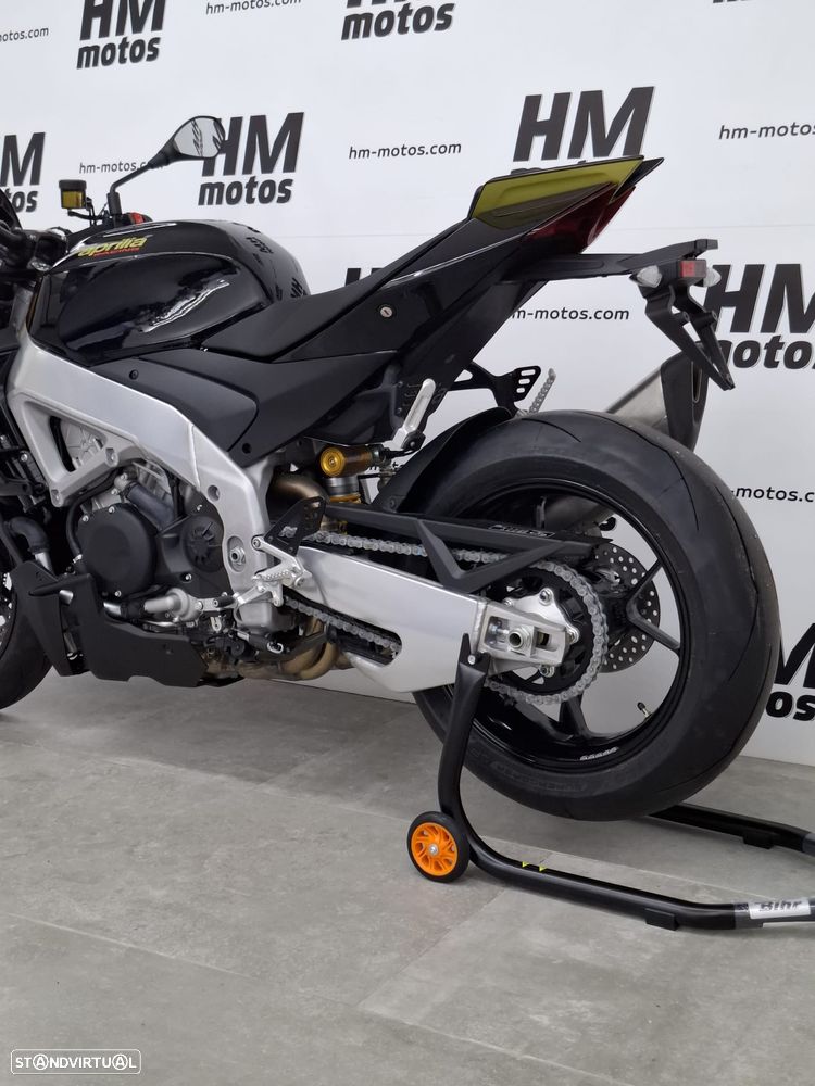 Aprilia Tuono V4 FACTORY - 12