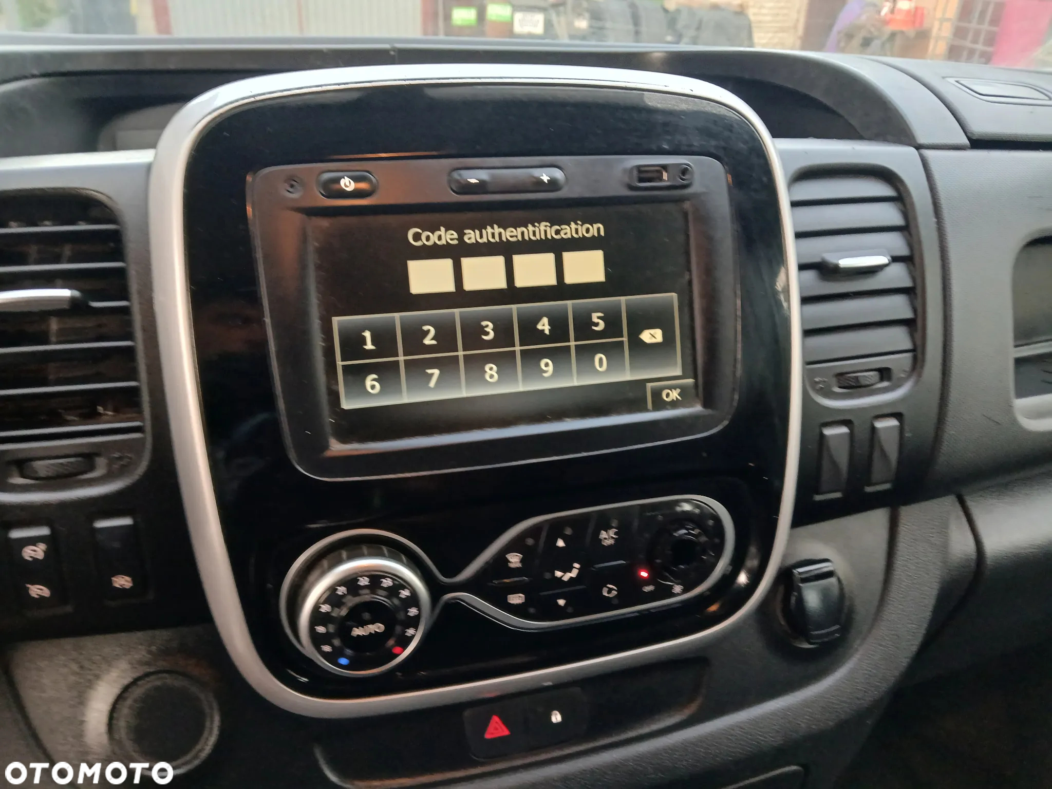 Renault Trafic - 22