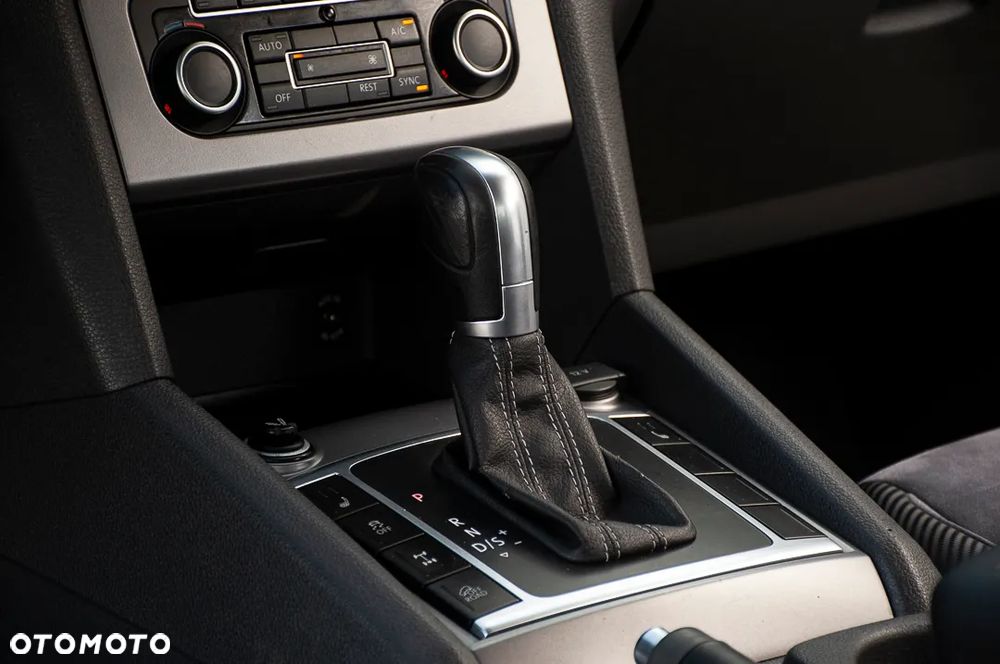 Volkswagen Amarok 2.0 BiTDI BMT Autm Dark Label - 23
