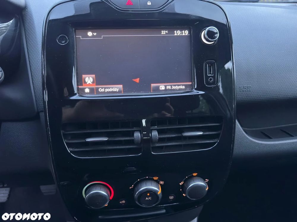 Renault Clio 1.2 16V 75 LIMITED - 8