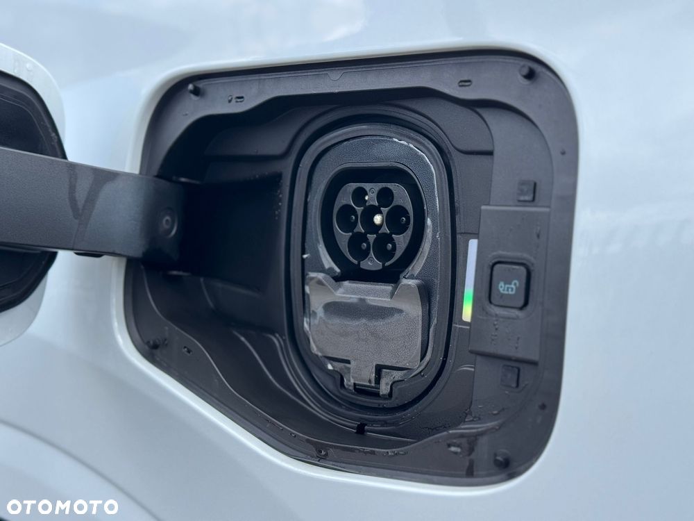 Ford Transit Courier - 20