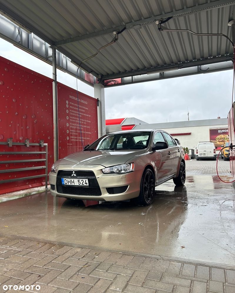 Mitsubishi Lancer 1.5 - 7