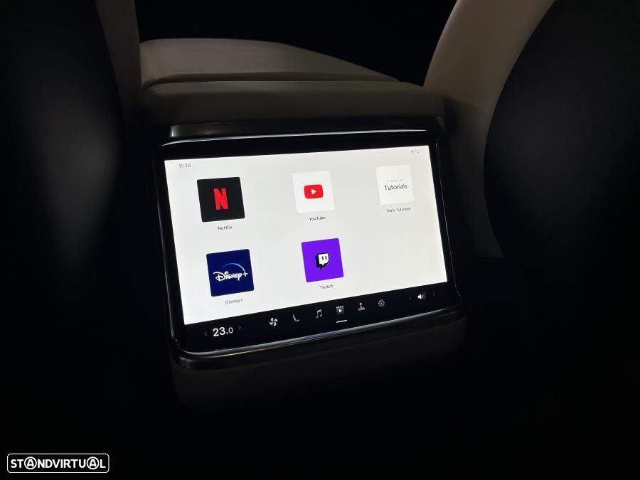 Tesla Model X Plaid AWD - 3
