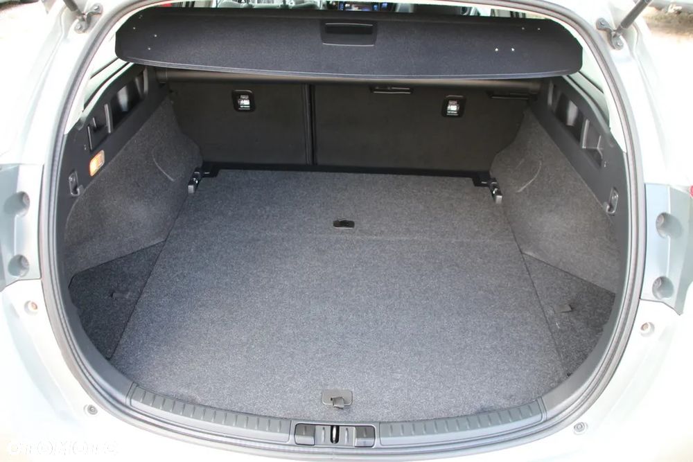 Toyota Auris 1.6 D-4D Premium - 18