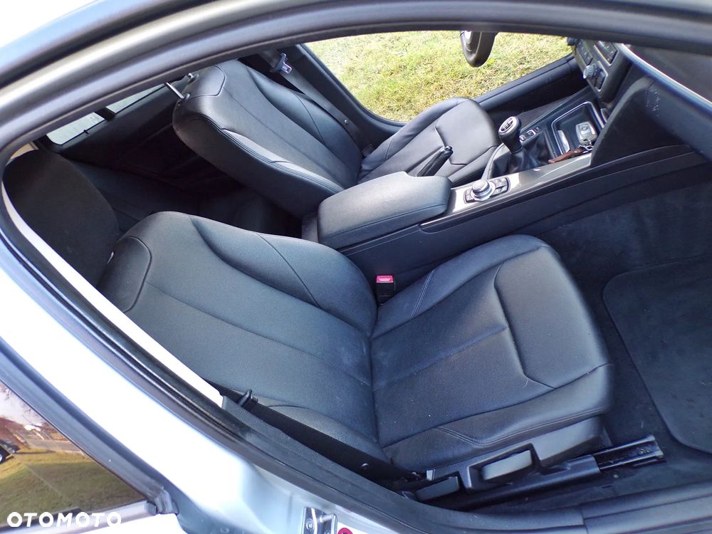 BMW Seria 3 318d Blue Performance Modern Line - 26