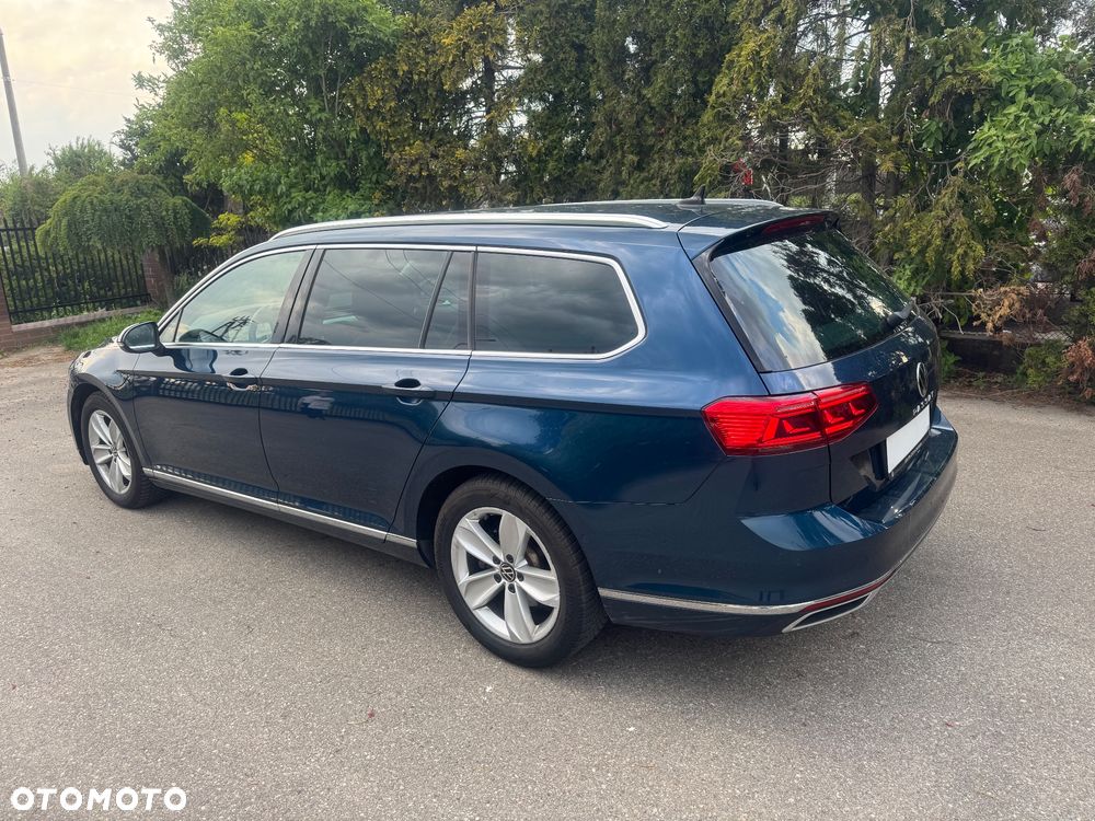 Volkswagen Passat Variant 2.0 TDI EVO Elegance DSG - 4