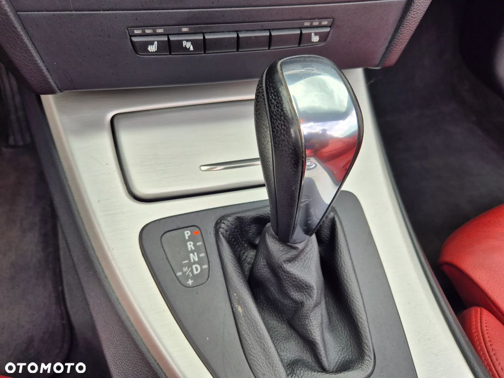 BMW Seria 3 320d DPF Edition Fleet Sport - 34