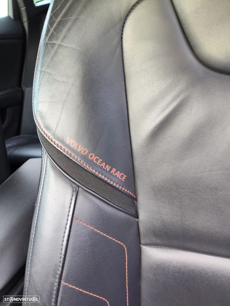 Volvo V40 Cross Country - 15