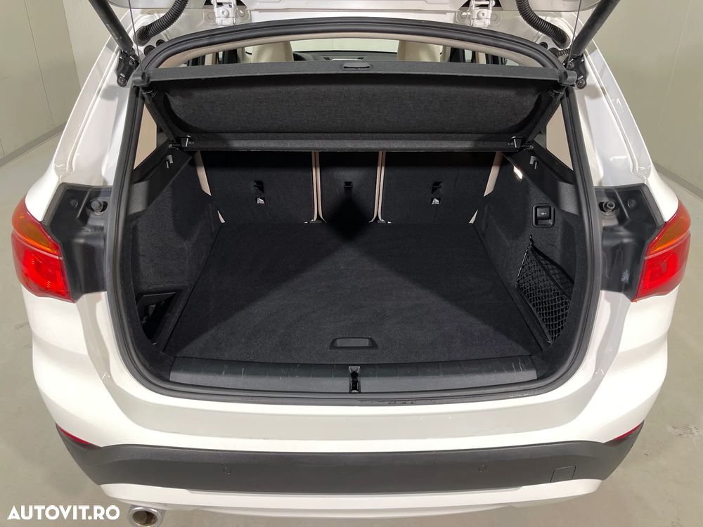 BMW X1 sDrive18i - 12