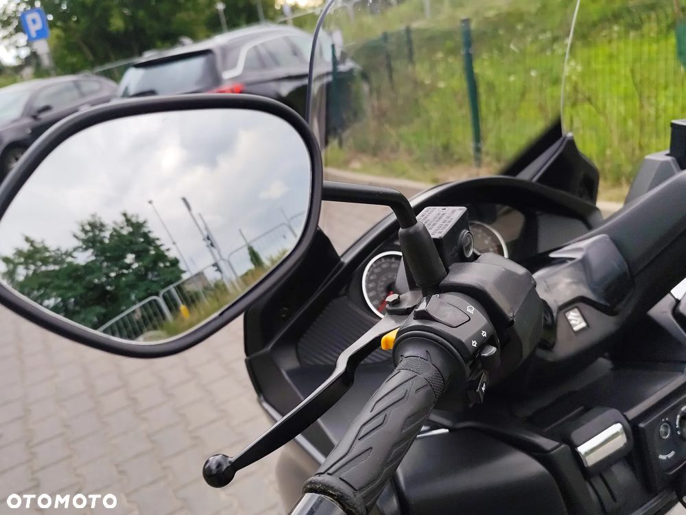 Suzuki Burgman - 18