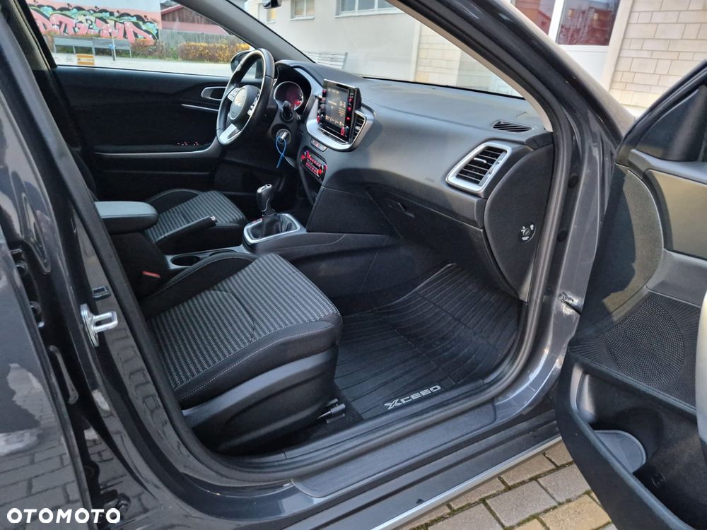 Kia XCeed 1.5 T-GDI M - 29