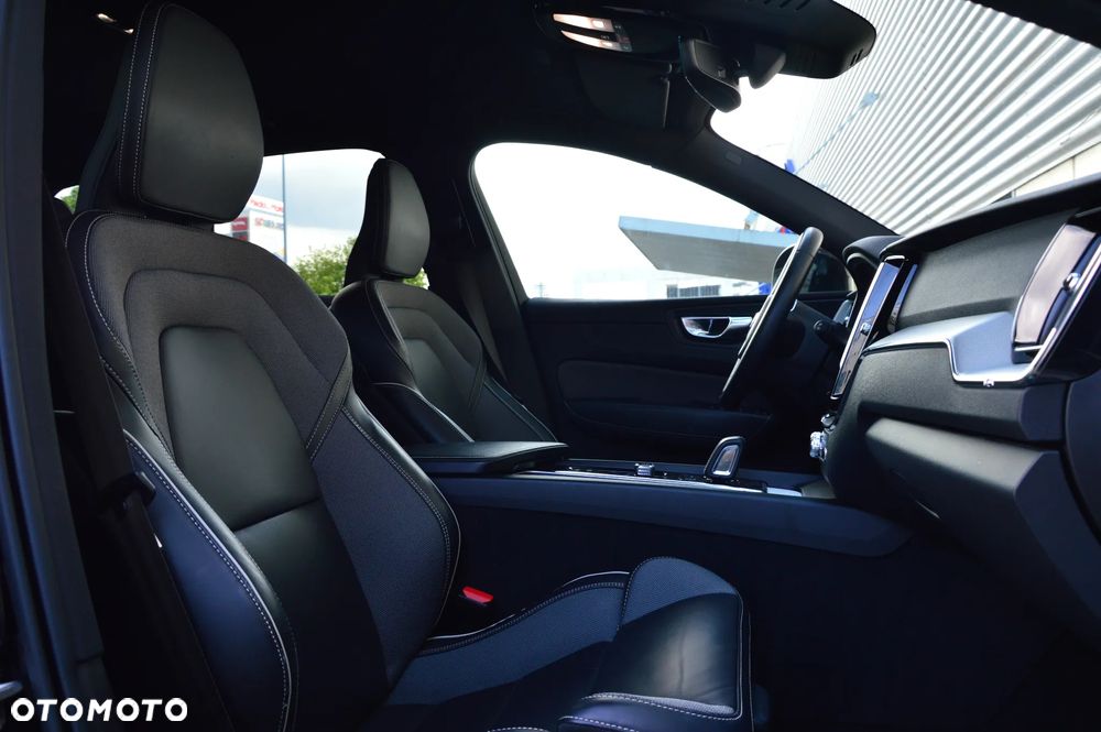 Volvo XC 60 B4 D Geartronic Momentum - 19