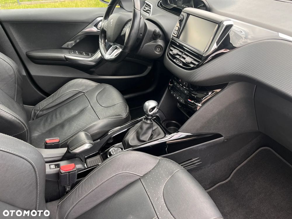 Peugeot 2008 PureTech 130 Stop&Start Allure - 22