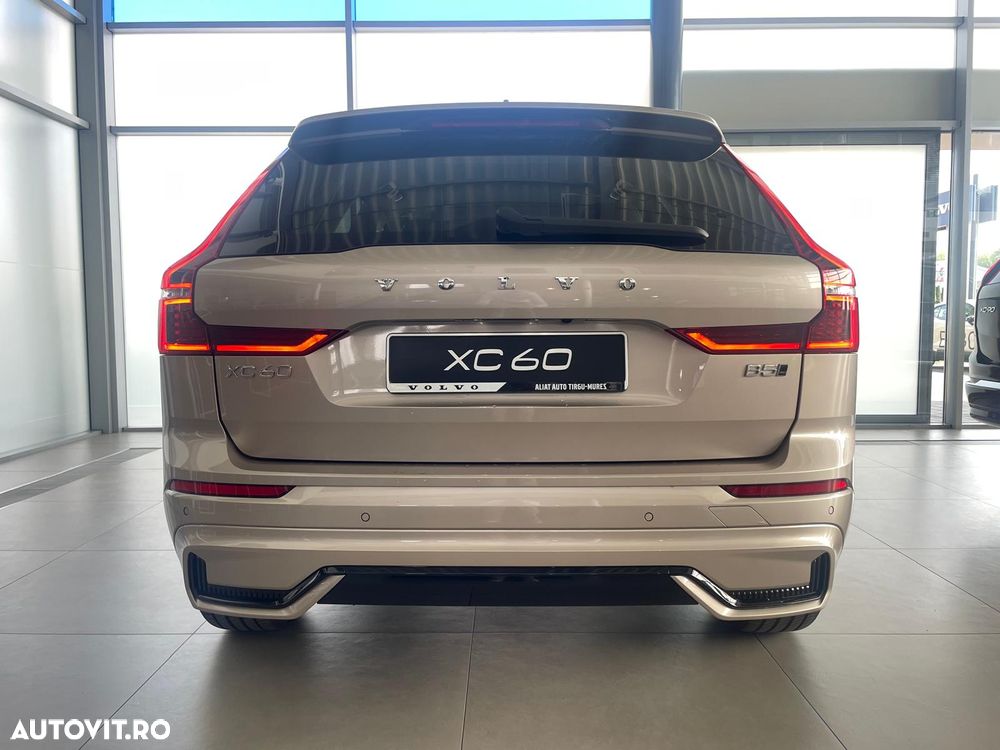 Volvo XC 60 B5 B AWD Ultra Dark - 6