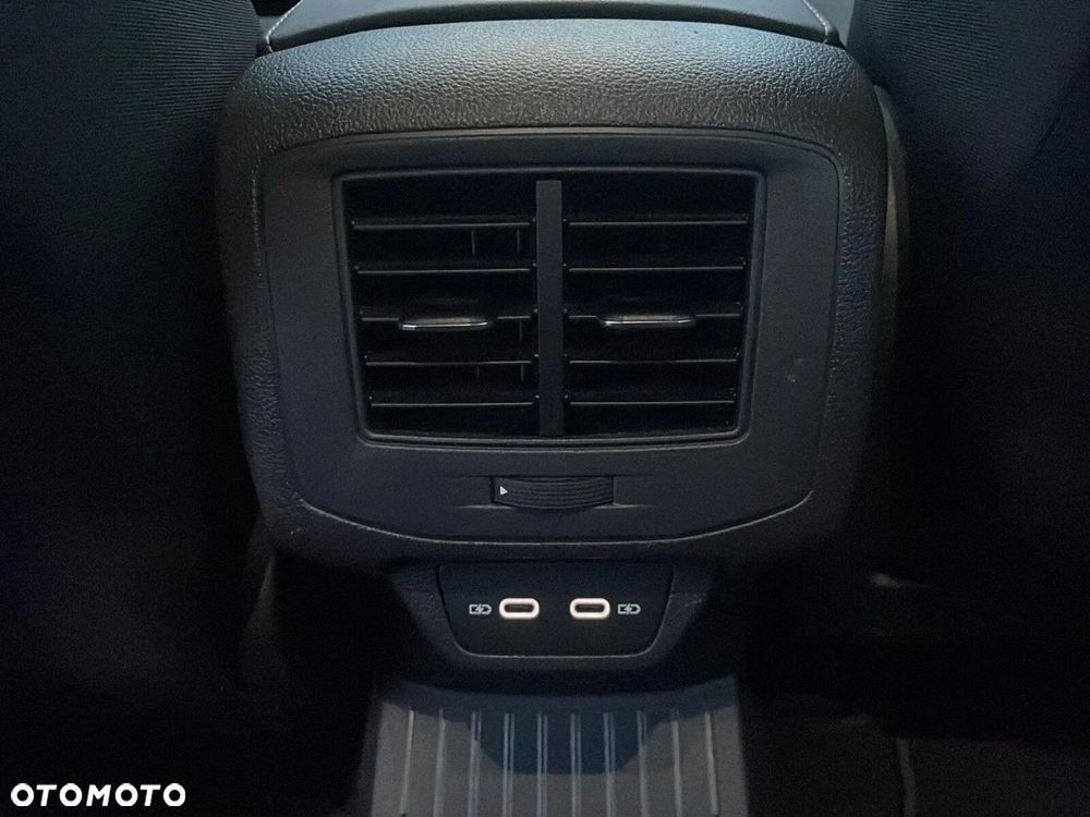 Volkswagen T-Roc 1.5 TSI Style DSG - 23