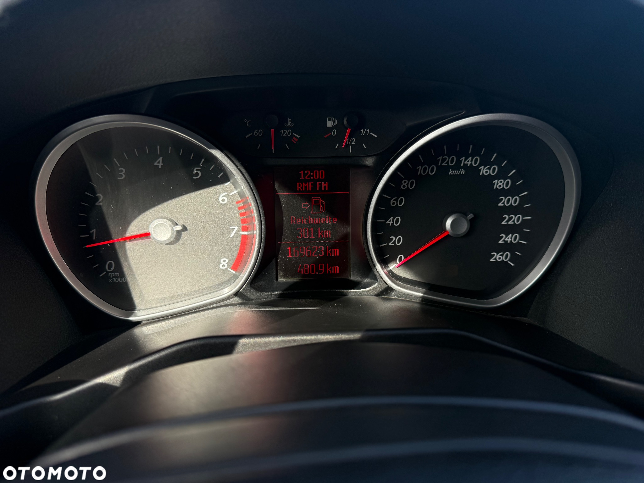 Ford Mondeo 1.6 T Ambiente - 34