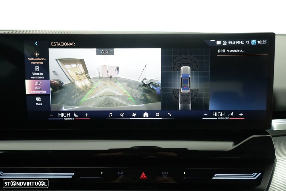 BMW 520 d Pack Desportivo M - 12