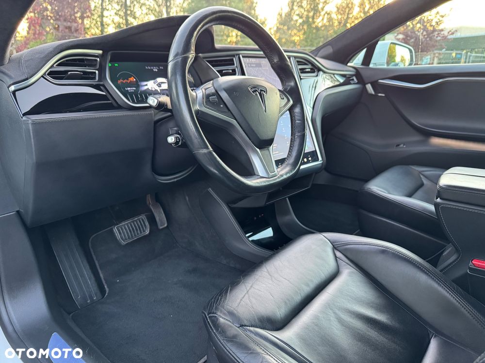 Tesla Model S - 15