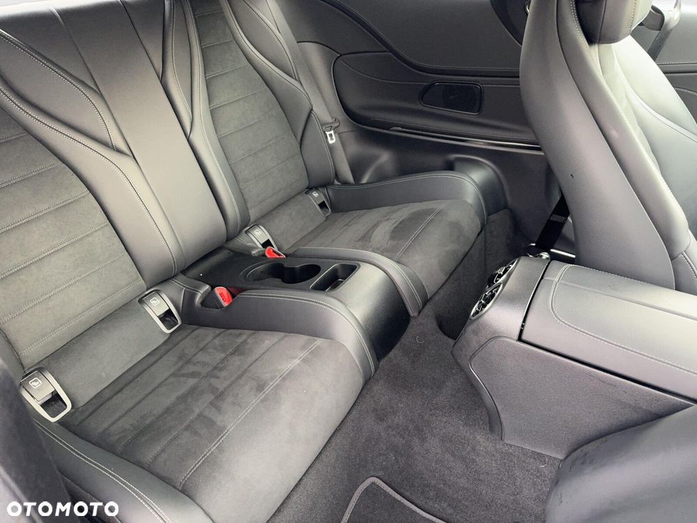 Mercedes-Benz CLE - 24