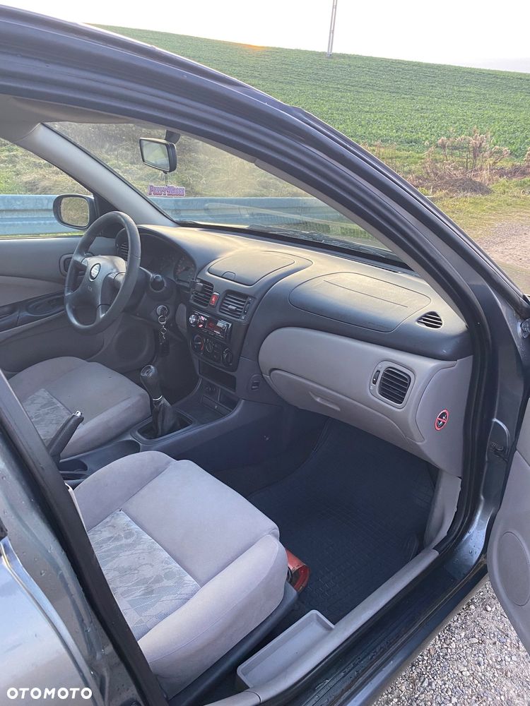 Nissan Almera 1.8 Comfort - 12