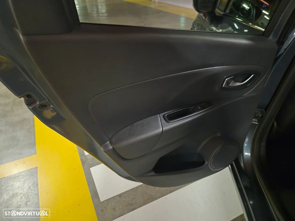 Renault Clio Sport Tourer dCi 90 Limited - 30