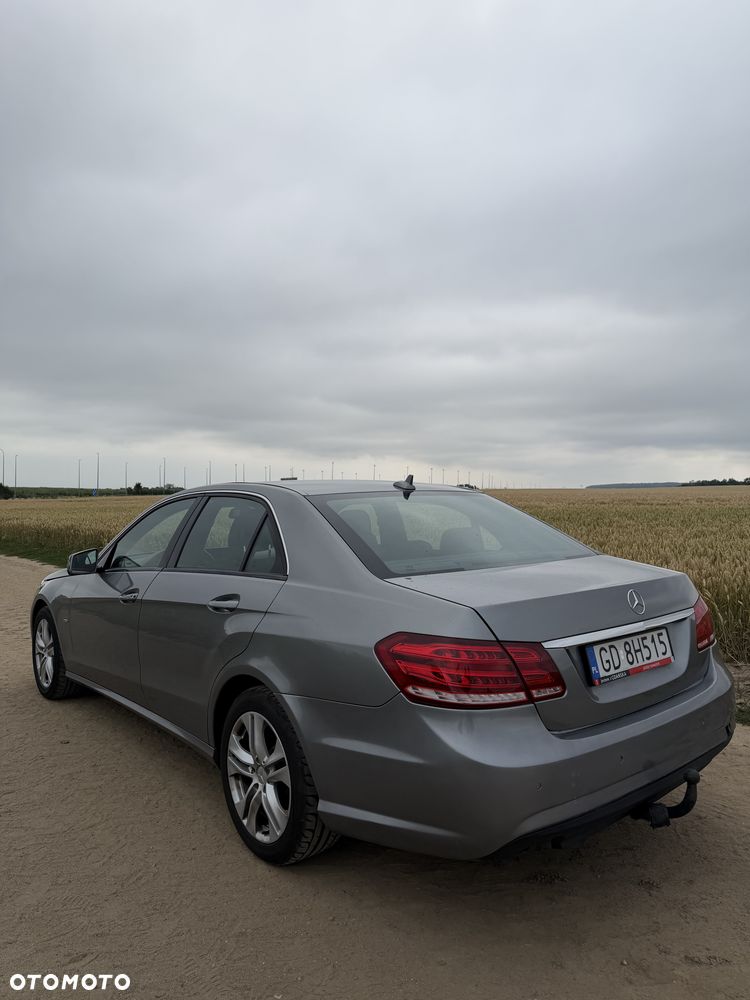 Mercedes-Benz Klasa E 220 CDI BlueEff Avantgarde - 4